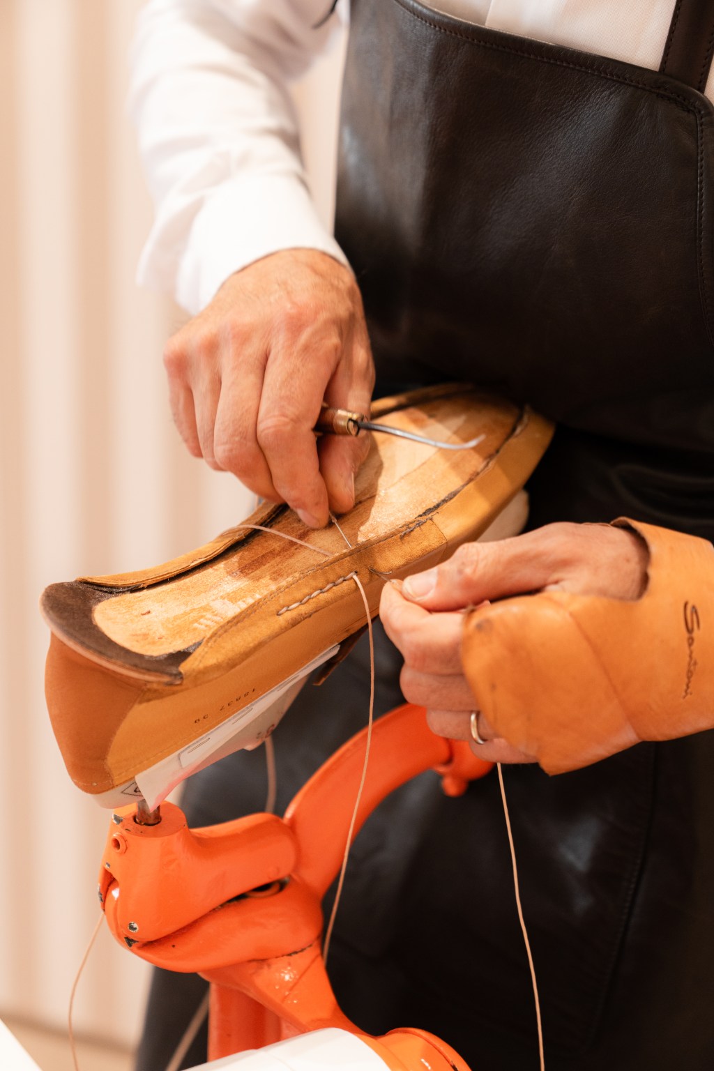 Santoni Uomo Primavera Estate 2026: artigianato d’autore e lusso&nbsp;consapevole