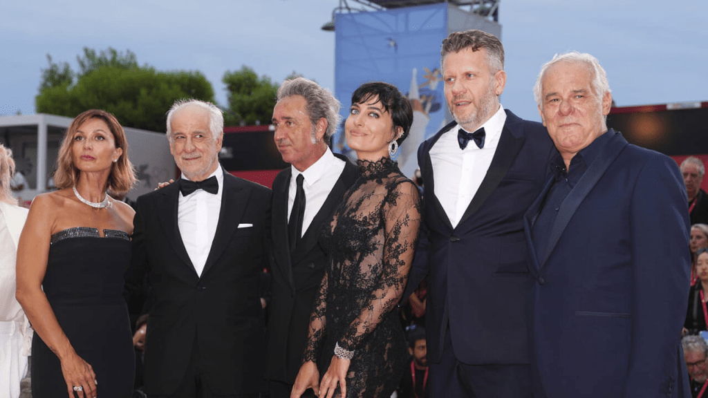 Festival di Venezia 2025: i look più iconici e i film più attesi del red&nbsp;carpet