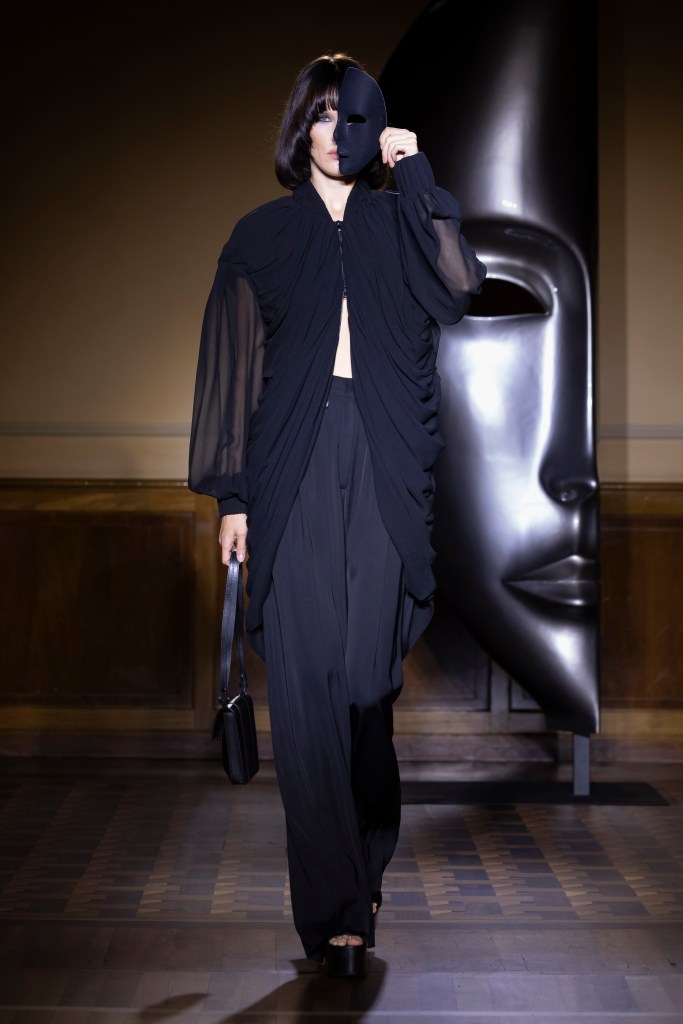 Model on the runway at the Sagío fashion show in Milan, Spring Summer 2027 Ready To Wear Fashion Week, Runway Look #005