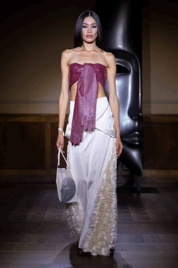 Model on the runway at the Sagío fashion show in Milan, Spring Summer 2027 Ready To Wear Fashion Week, Runway Look #020